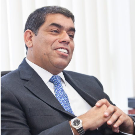 Enrique Oliveros EY