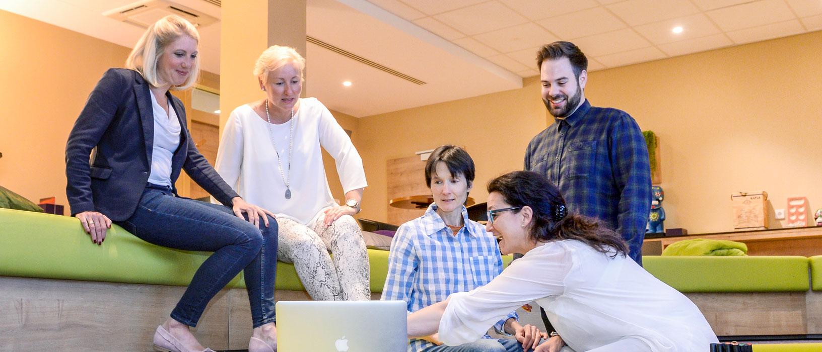 comTeam Marketingteam